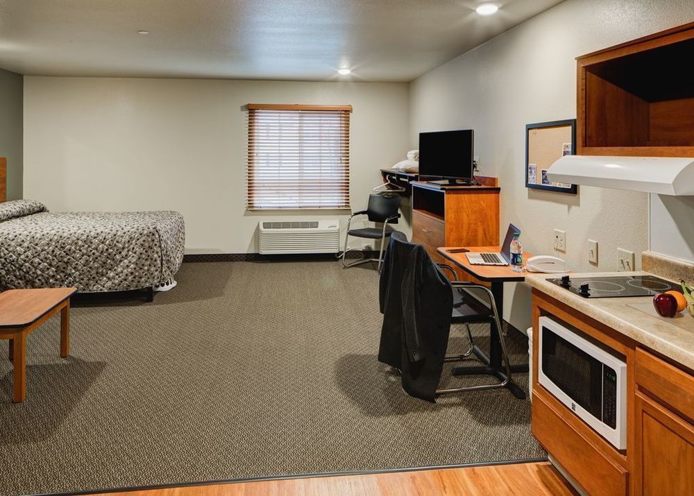 Woodspring Suites Columbus North I-270 Room photo