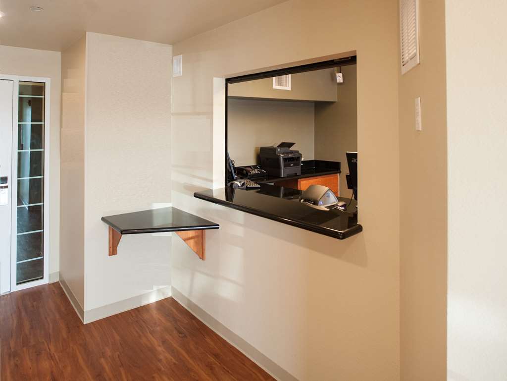 Woodspring Suites Columbus North I-270 Interior photo